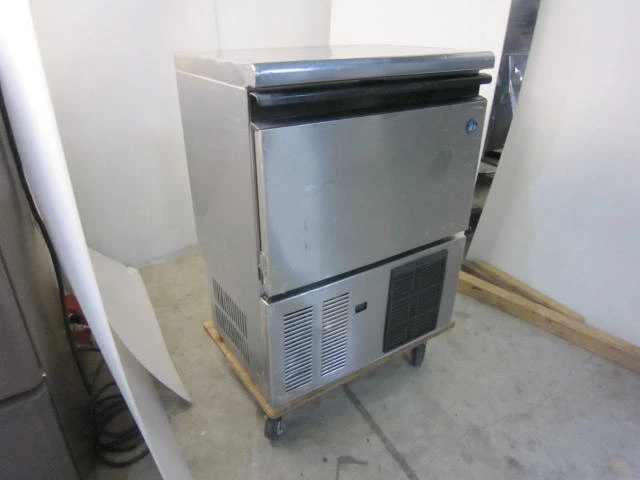 厨房機器の片付け