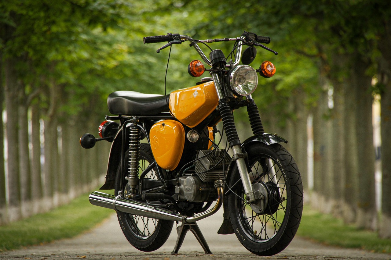 オートバイ　カー用品原付　マフラー　ヘルメット　燃料タンク　タイヤ　ホイール　ナビゲーション　カーステ　など